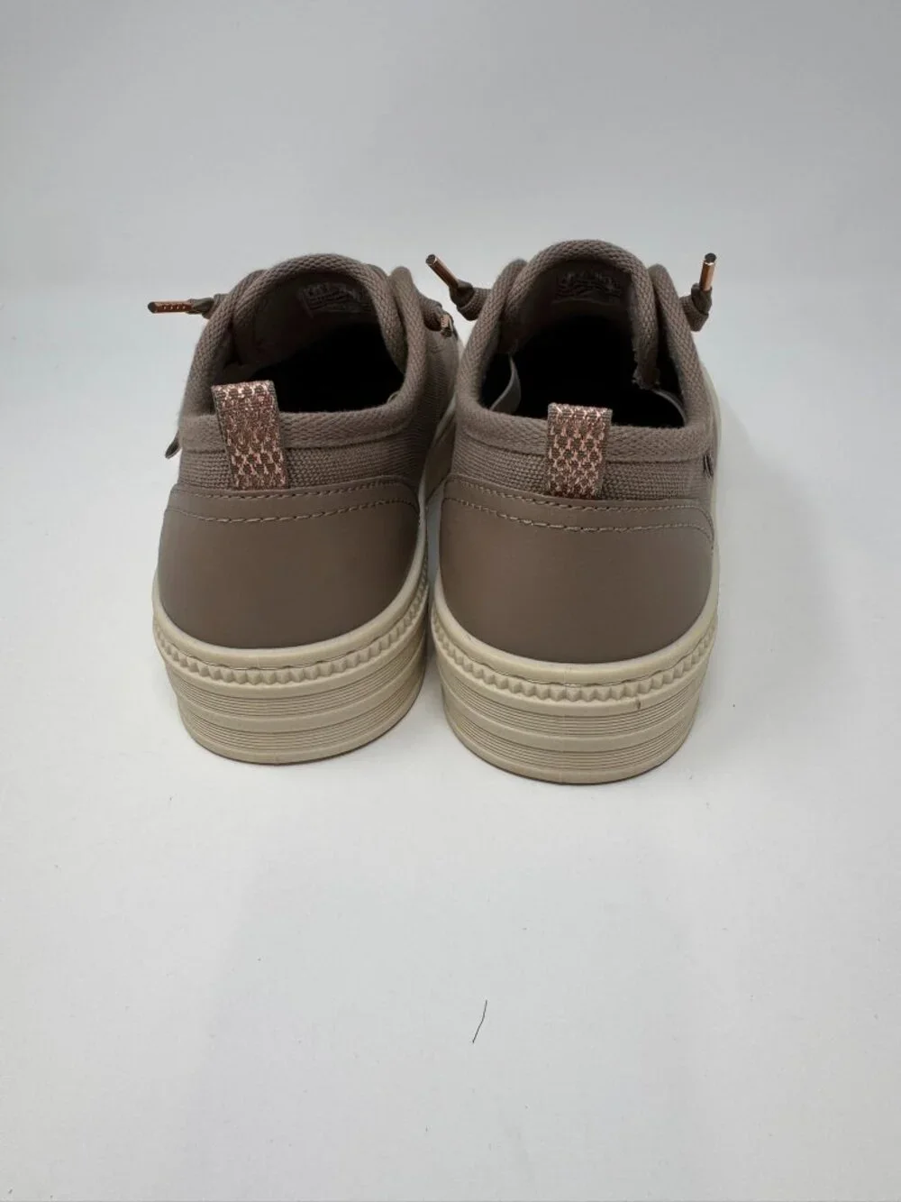 Skechers Women's Bobs Copa Sneaker Size 8